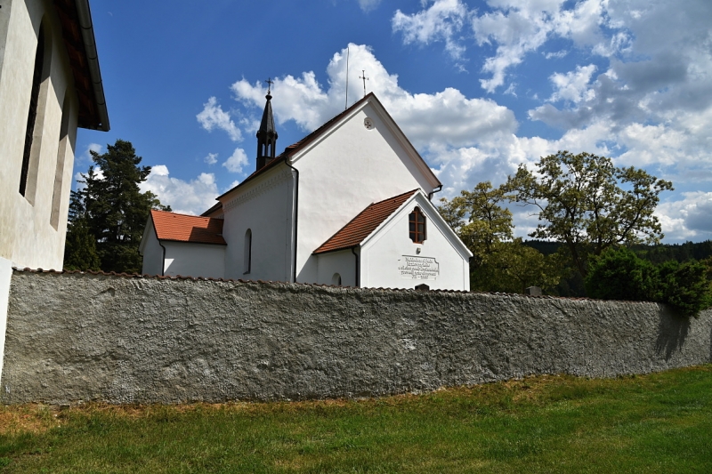 Střední Povltaví - Živohošť, kostel sv. Fabiána a Šebestiána